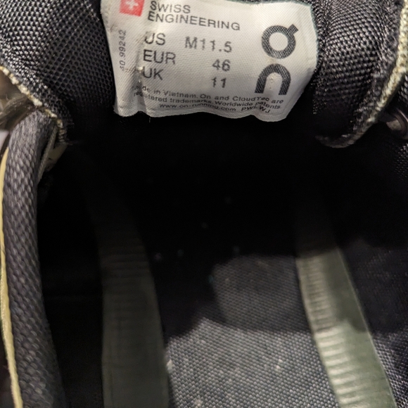 Swiss Engineering Running Shoes - Picture 3 of 6